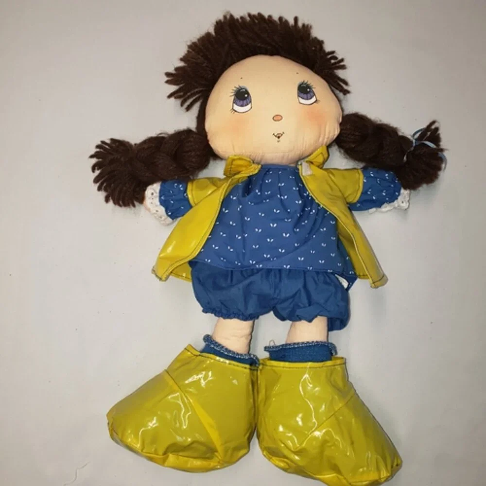 17” Tootsie Doll Raincoat & Shoes Big Feet Yarn Hair VTG 1984